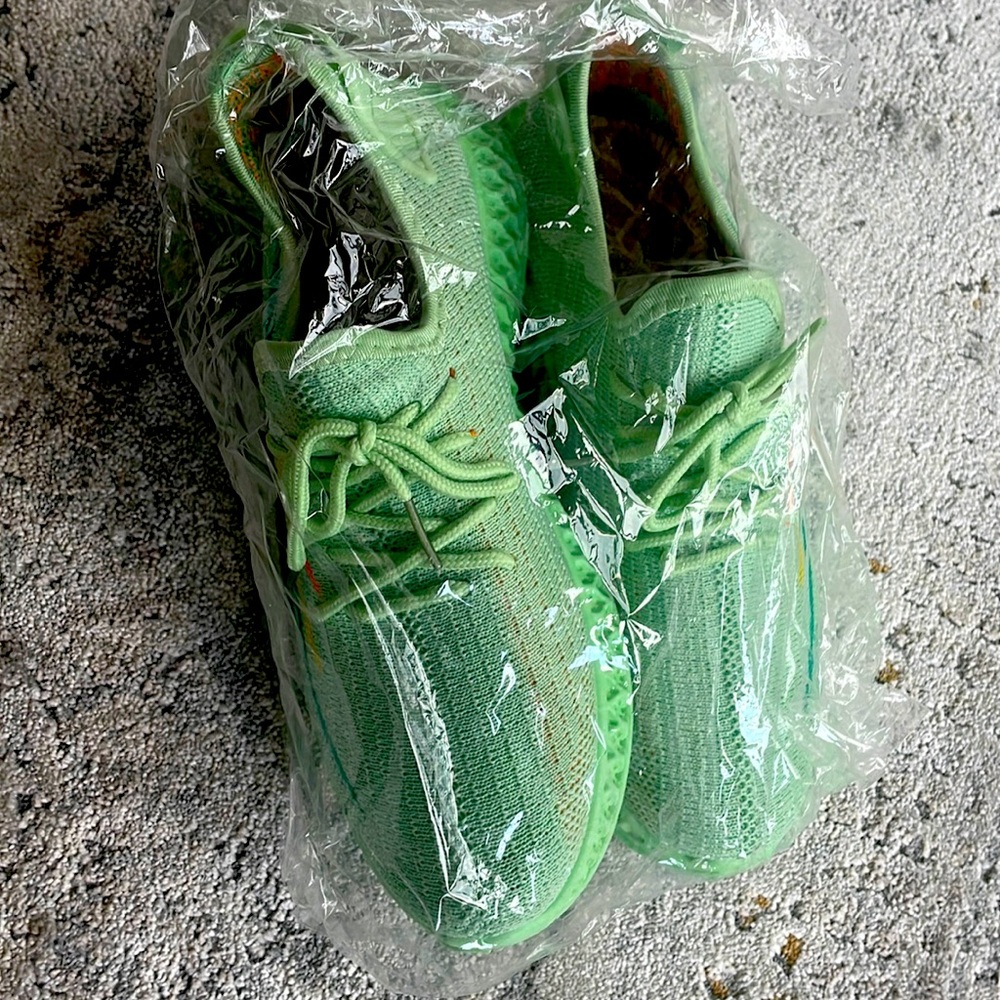 Spot shoes New